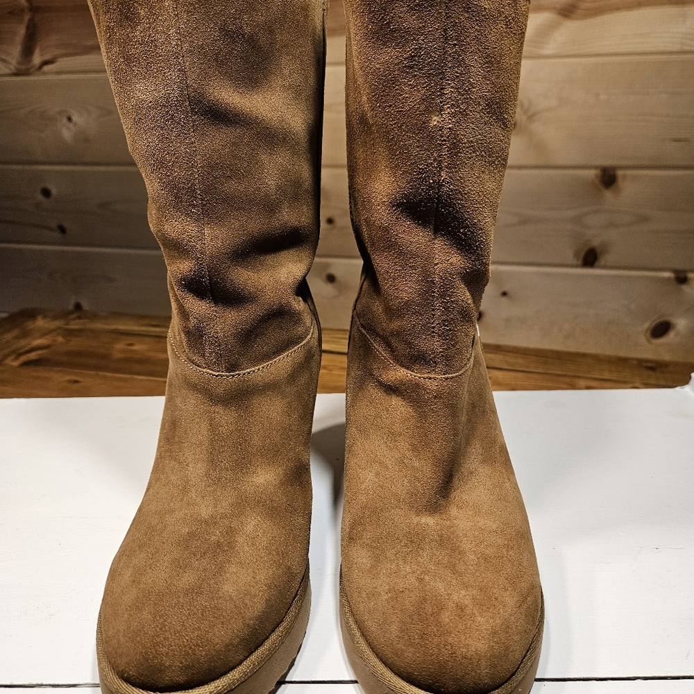 Koolaburra Women's Brown/TanSuede Boots By Ugg Size 7